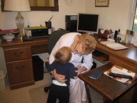 Linus kisses Granma